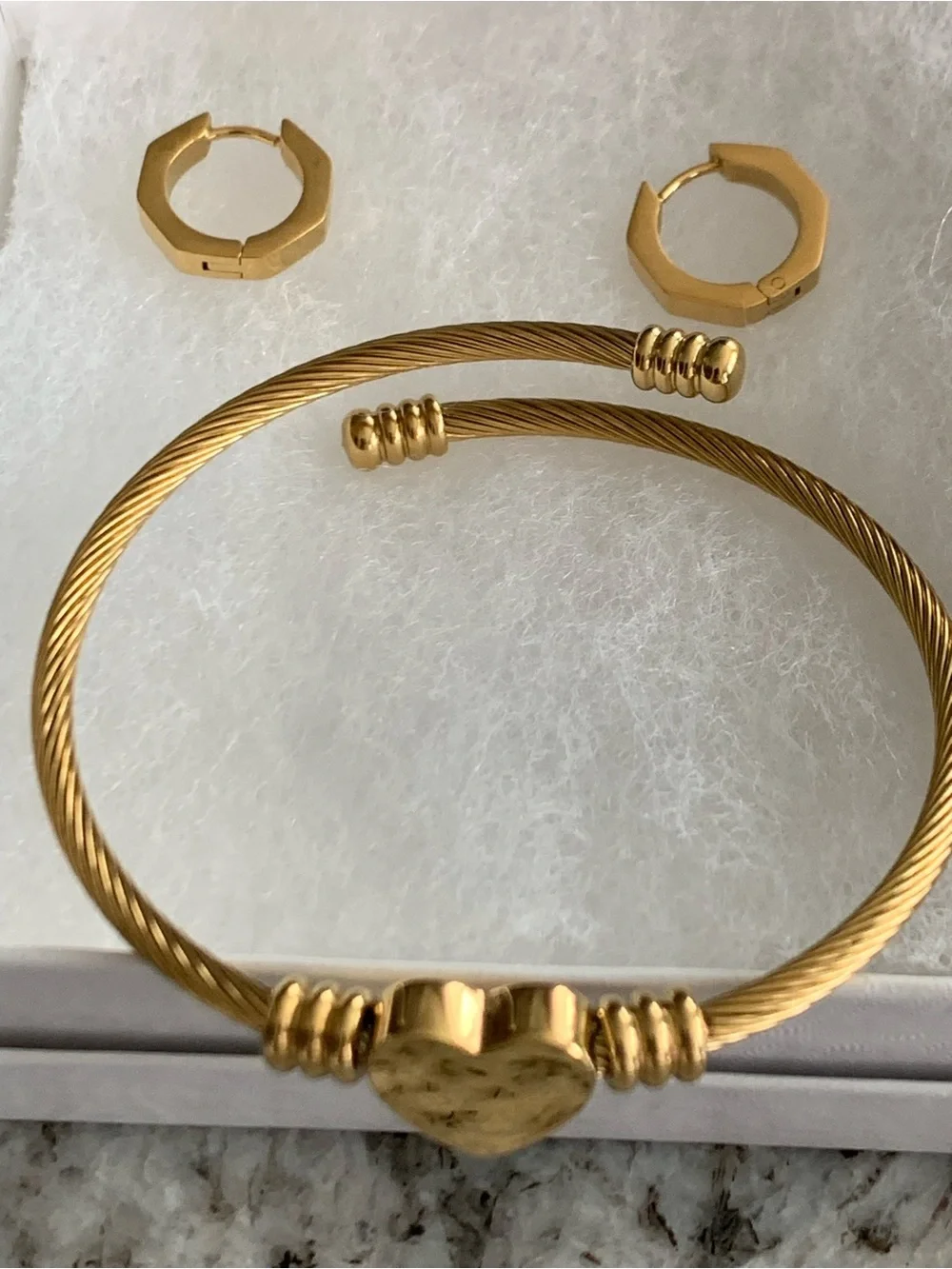Beautiful gold filled heart bracelet and huggy hoop earrings NEW NEVER WORN